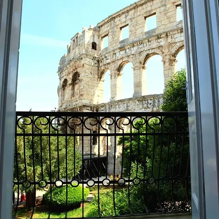 Lägenhet Amphitheatre Premium With Seaview Pula