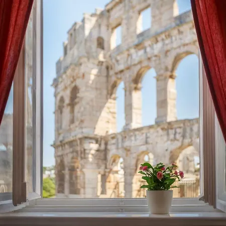 Апартаменты Amphitheatre Premium With Seaview *